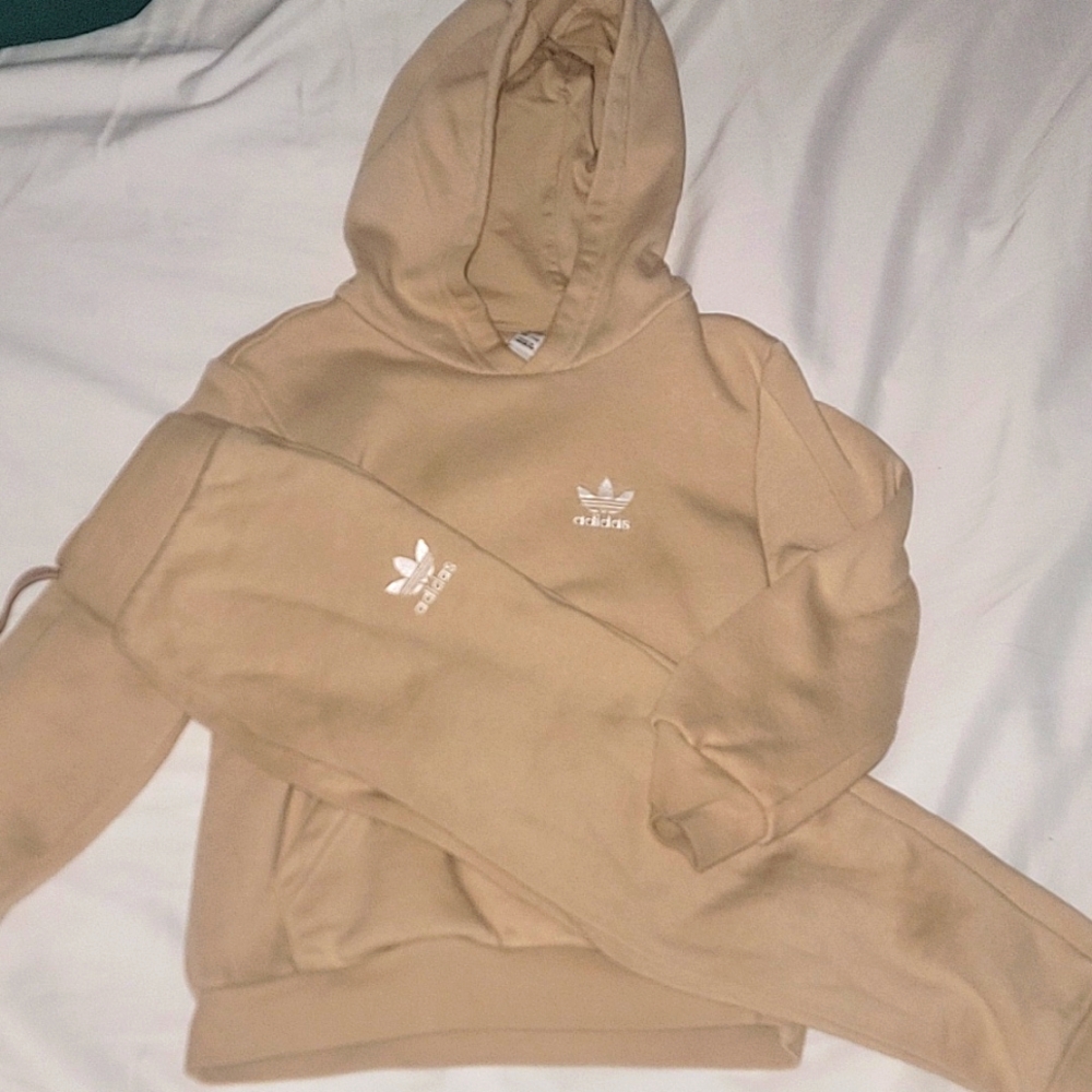 Unisex kids Adidas sweat suit